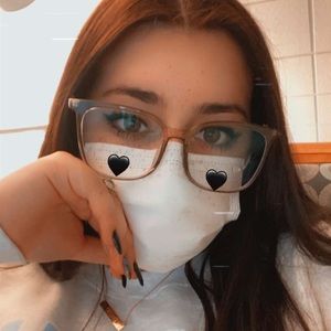 Meet your Posher, Angela